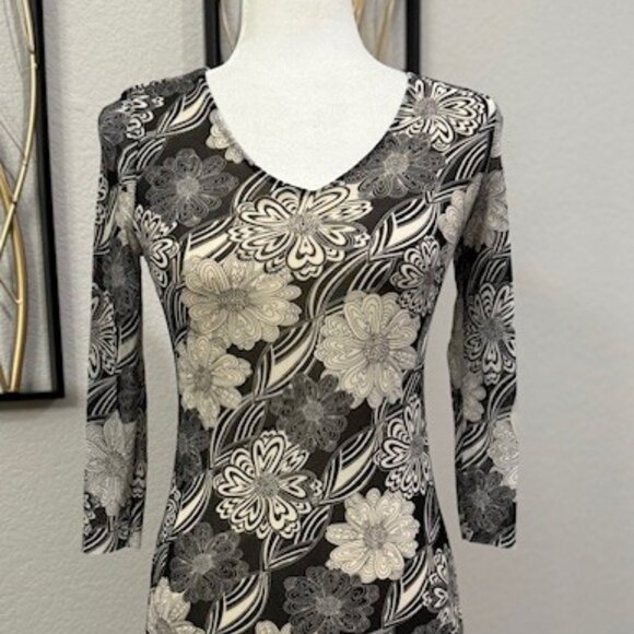 CAbi Bali Free Spirit Floral Mesh Tunic - Picture 2 of 12